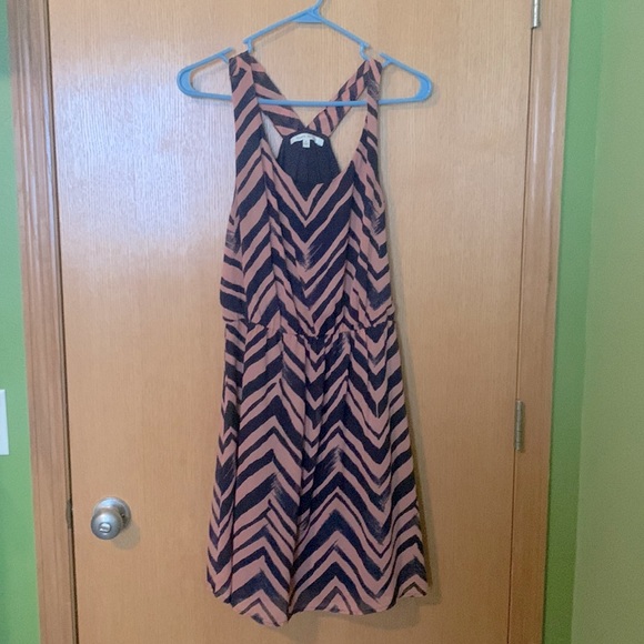 Summer time or vacation dress - Picture 1 of 4